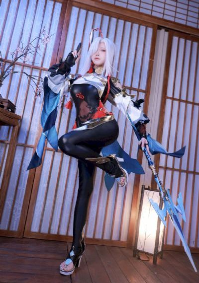 久久嫩草精品久久久精品才艺表演_高清电影观看